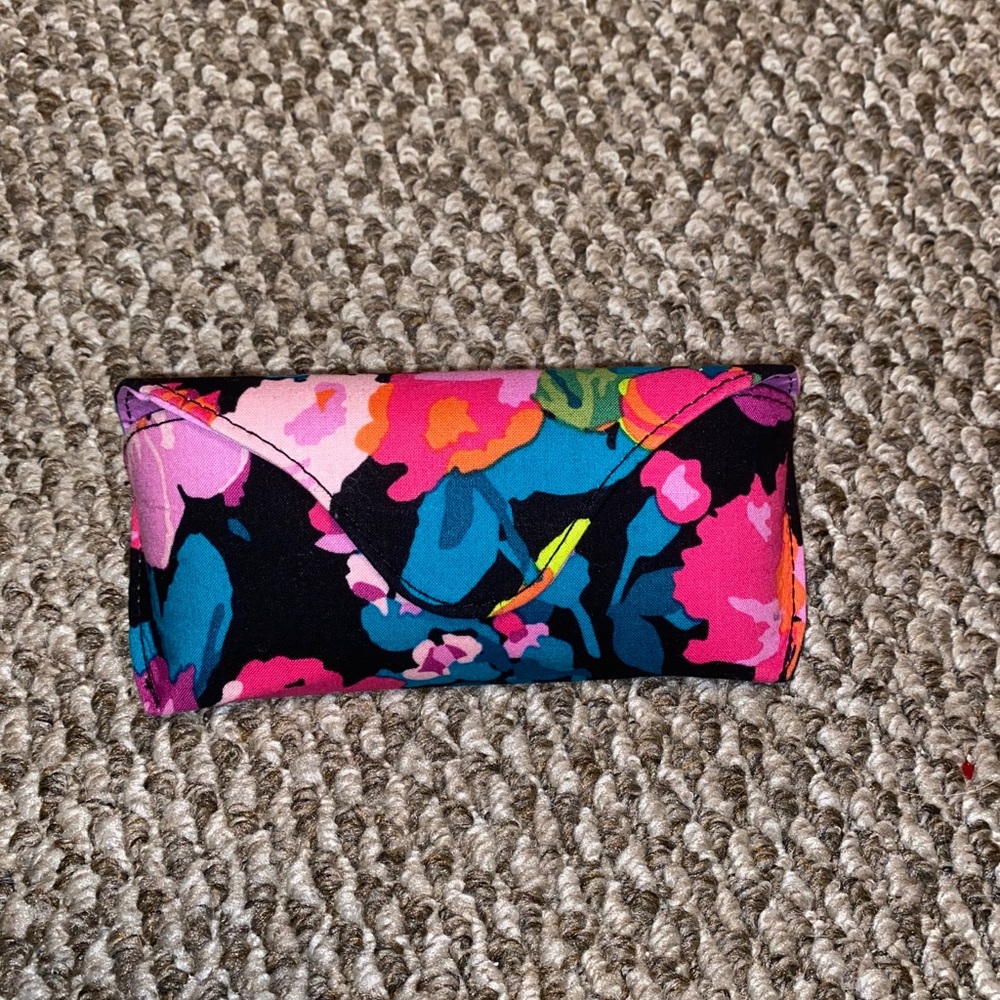 Vera Bradley Sunglasses Case in Hilo Meadow!
